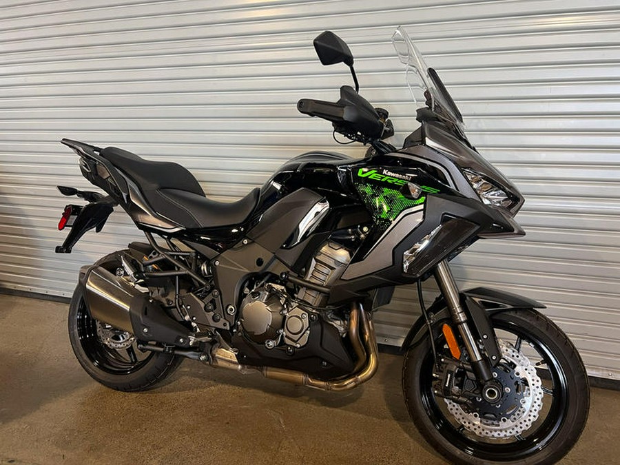 2023 Kawasaki Versys® 1000 SE LT+