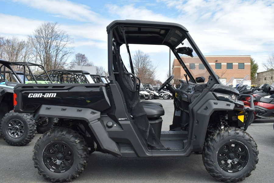 2023 Can-Am® Defender XT HD10