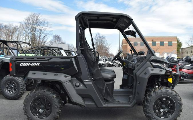 2023 Can-Am® Defender XT HD10