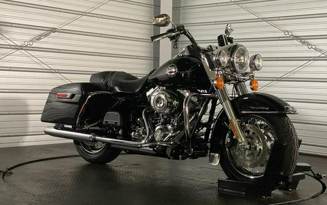 2010 Harley-Davidson® FLHRC - Road King® Classic