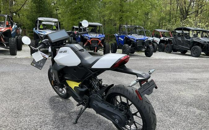 2025 Can-Am Pulse White