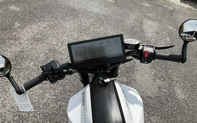 2025 Can-Am Pulse White