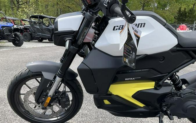 2025 Can-Am Pulse White