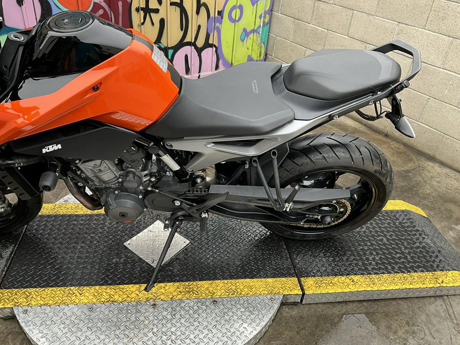 2023 KTM Duke 790