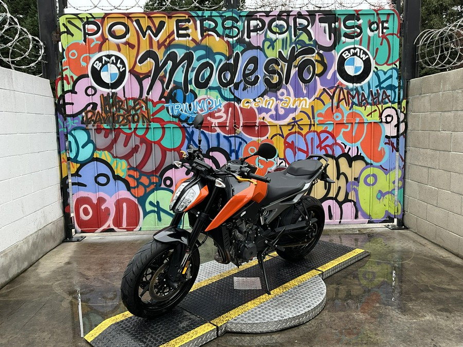 2023 KTM Duke 790
