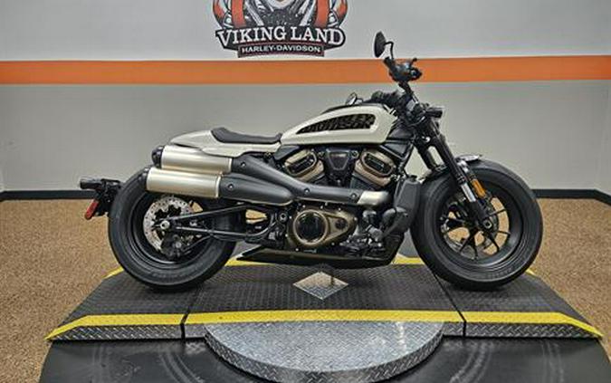 2022 Harley-Davidson Sportster S Review [w/ Mid-Control Kit]