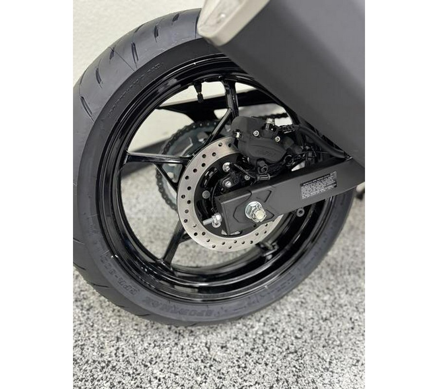 2026 Kawasaki Ninja® 500 Metallic Flat Spark Black