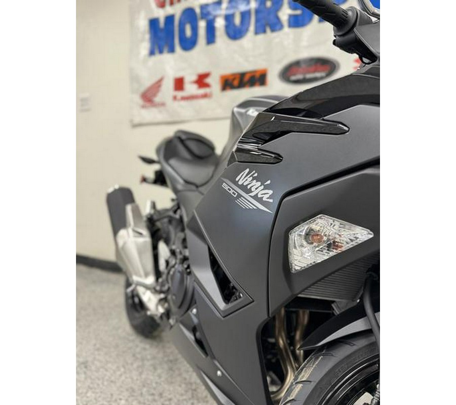 2026 Kawasaki Ninja® 500 Metallic Flat Spark Black