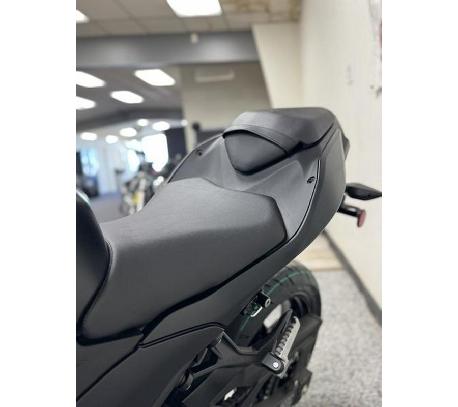 2026 Kawasaki Ninja® 500 Metallic Flat Spark Black