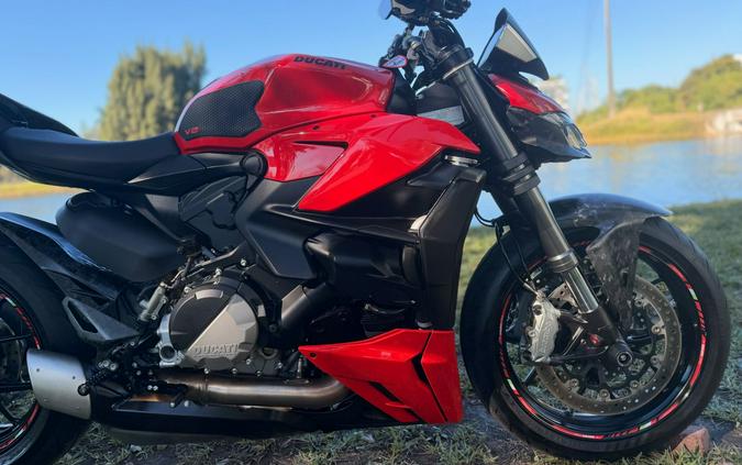 2022 Ducati Streetfighter V2