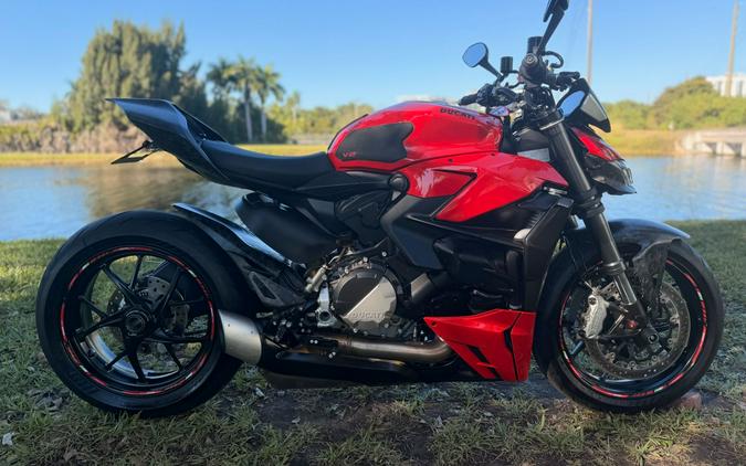 2022 Ducati Streetfighter V2