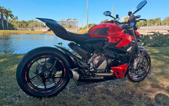 2022 Ducati Streetfighter V2