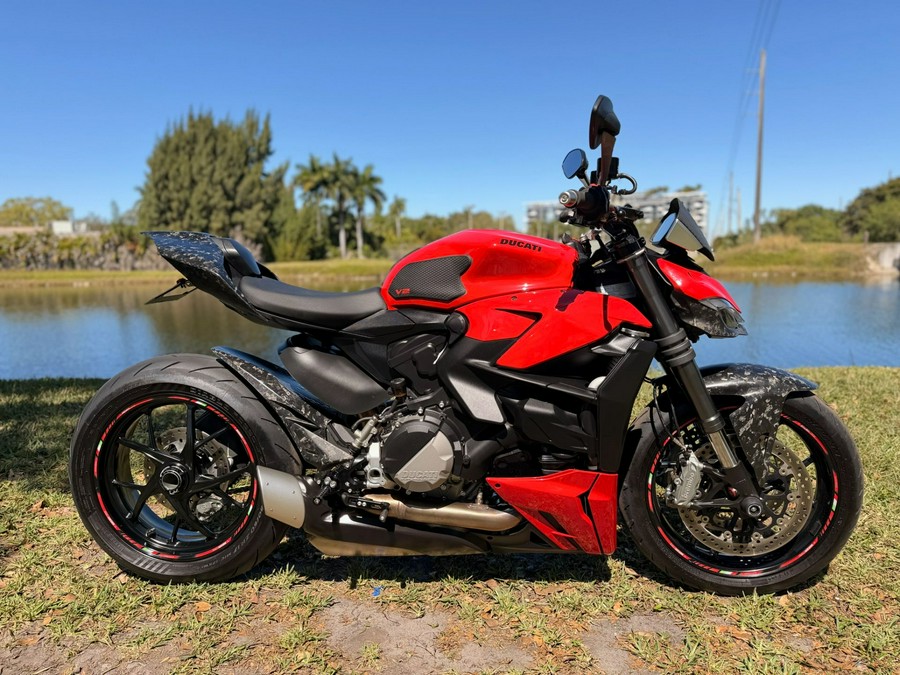 2022 Ducati Streetfighter V2