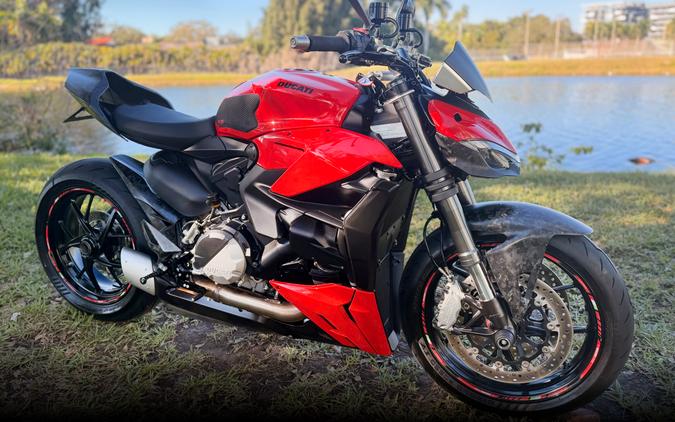 2022 Ducati Streetfighter V2