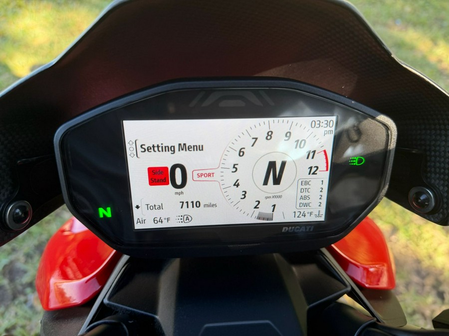 2022 Ducati Streetfighter V2