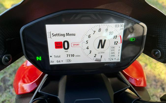 2022 Ducati Streetfighter V2