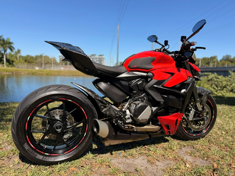 2022 Ducati Streetfighter V2
