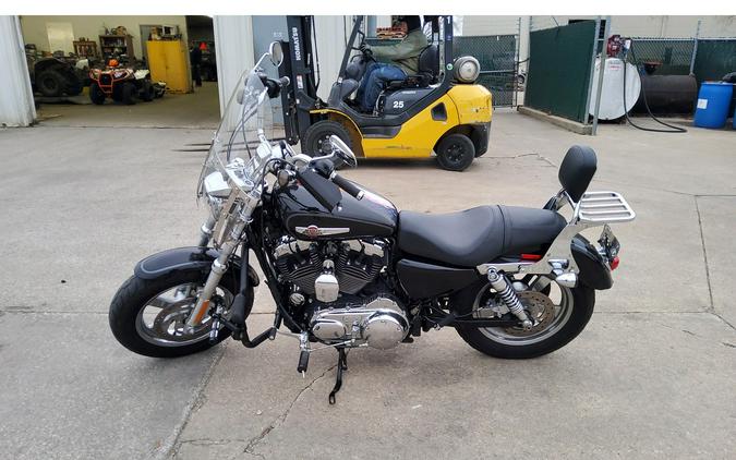 2015 Harley-Davidson® XL1200C 1200 CUSTOM