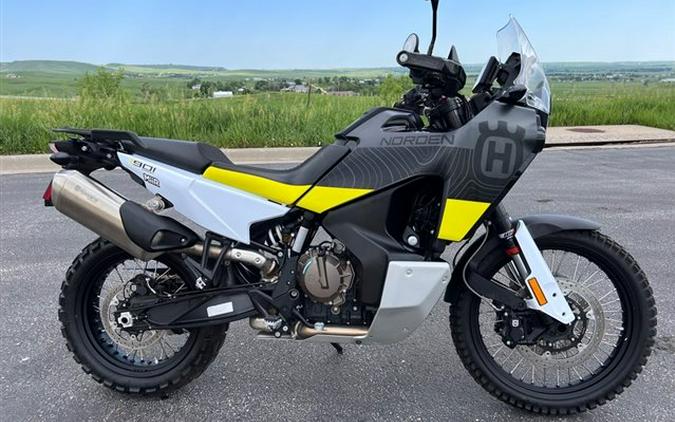 2022 Husqvarna Norden 901