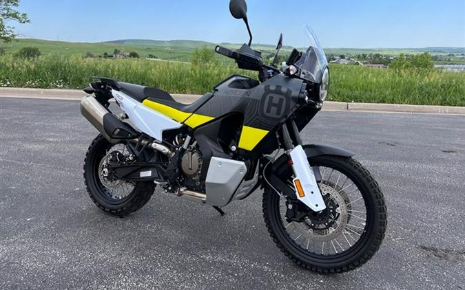 2022 Husqvarna Norden 901