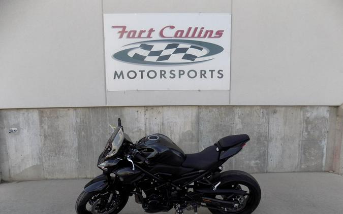 2025 Kawasaki Z900 ABS Metallic Spark Black/Metallic Carbon Gray