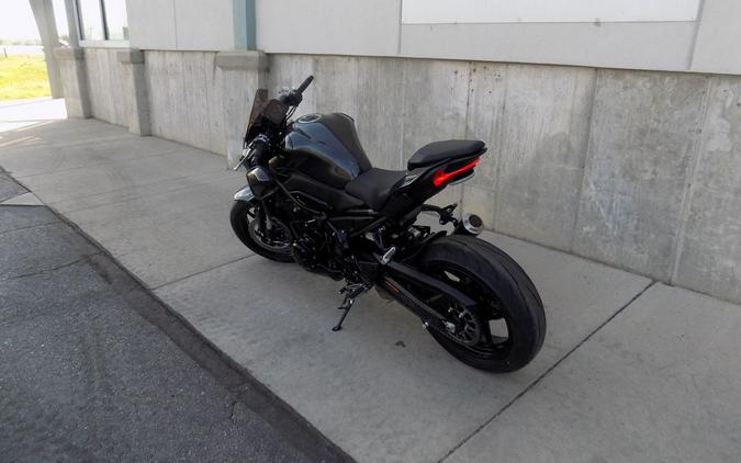 2025 Kawasaki Z900 ABS Metallic Spark Black/Metallic Carbon Gray