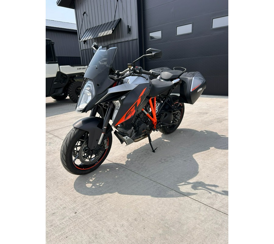 2016 KTM 1290 Super Duke R