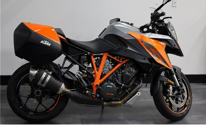 2017 KTM 1290 Super Duke GT