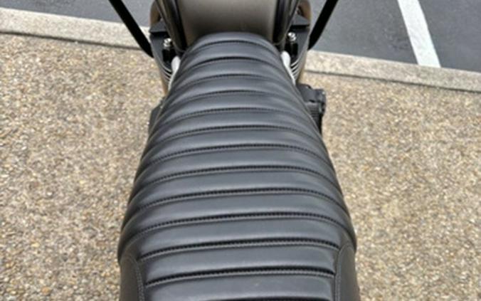 2022 Triumph Street Twin Matte Ironstone