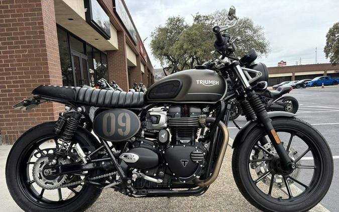 2022 Triumph Street Twin Matte Ironstone
