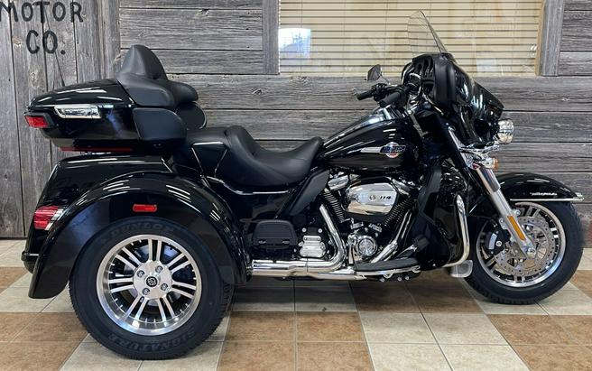 2024 Harley-Davidson Tri Glide Ultra Vivid Black