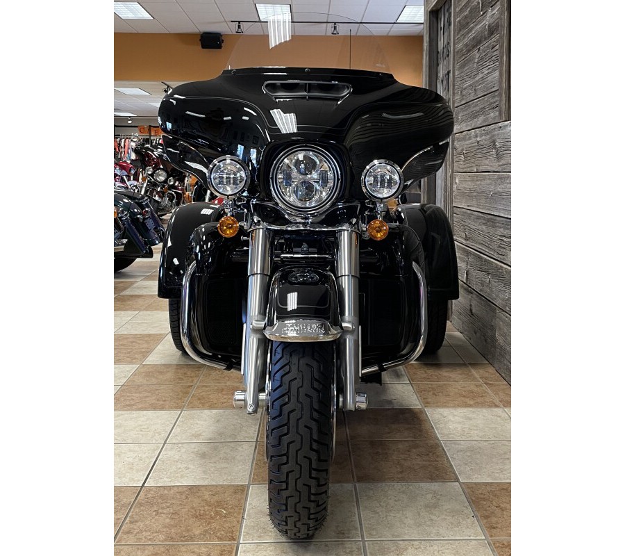 2024 Harley-Davidson Tri Glide Ultra Vivid Black