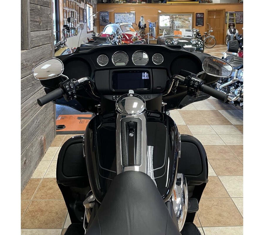 2024 Harley-Davidson Tri Glide Ultra Vivid Black