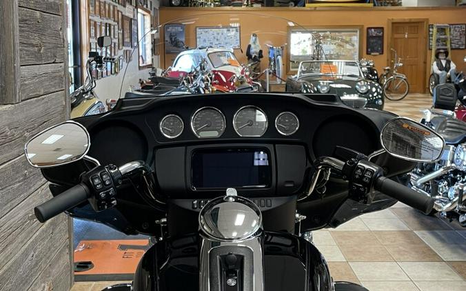 2024 Harley-Davidson Tri Glide Ultra Vivid Black