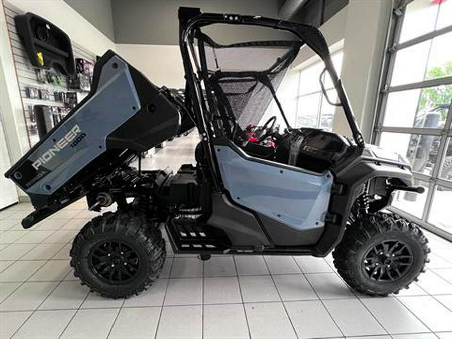 2024 Honda Pioneer 1000 Deluxe