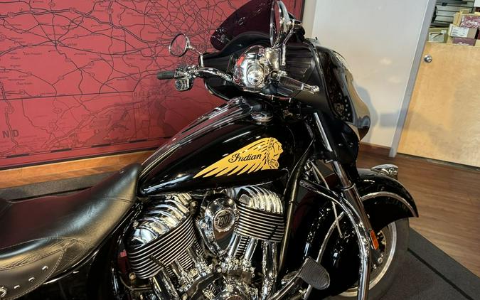 2014 Indian Motorcycle® Chieftain™ Thunder Black