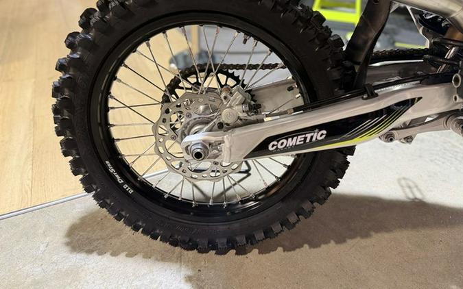 2025 Triumph TF 450-RC Edition Jet BlackPure White