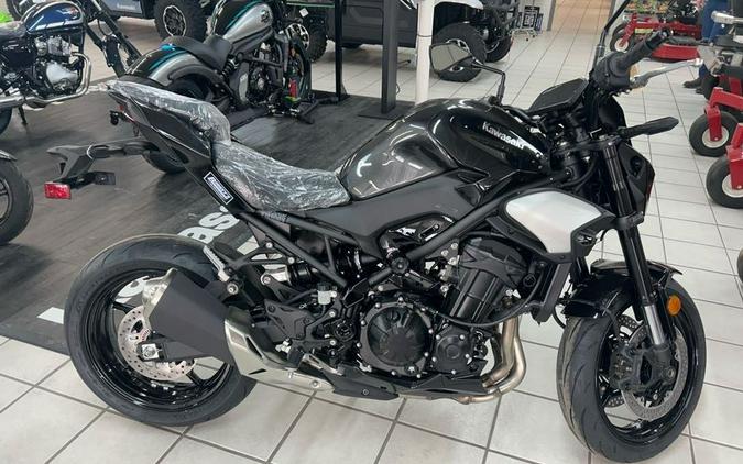 2025 Kawasaki METALLIC SPARK BLACK GRAY/EBONY Z900 ABS