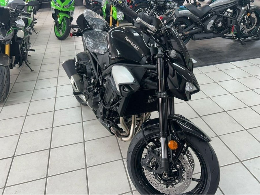 2025 Kawasaki METALLIC SPARK BLACK GRAY/EBONY Z900 ABS