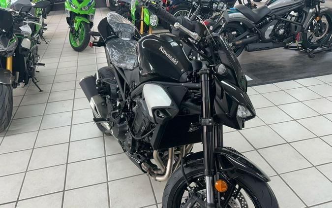 2025 Kawasaki METALLIC SPARK BLACK GRAY/EBONY Z900 ABS