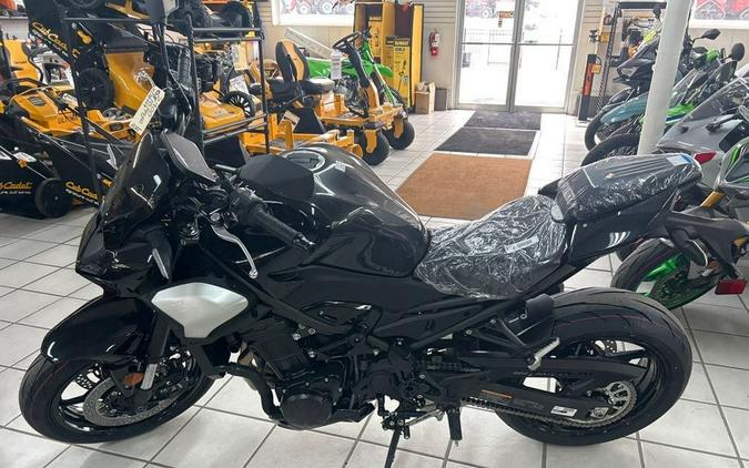 2025 Kawasaki METALLIC SPARK BLACK GRAY/EBONY Z900 ABS