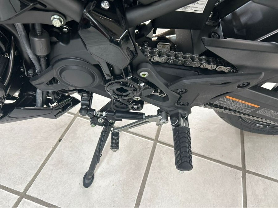 2025 Kawasaki METALLIC SPARK BLACK GRAY/EBONY Z900 ABS