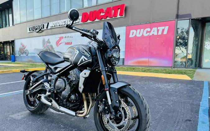 2023 Triumph Trident 660 Matte Jet Black / Matte Silver Ice