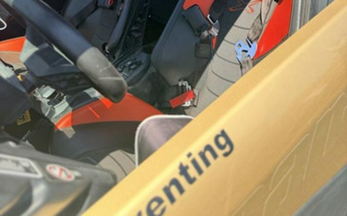 2017 Can-Am Maverick X3 X RS Turbo R Gold & Can-Am Red