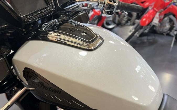 2025 Indian Challenger Limited 112 Ghost White Metallic with Black Metallic