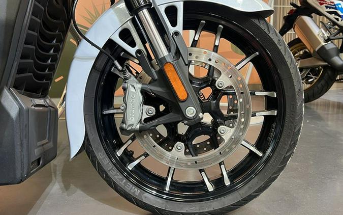 2025 Indian Challenger Limited 112 Ghost White Metallic with Black Metallic