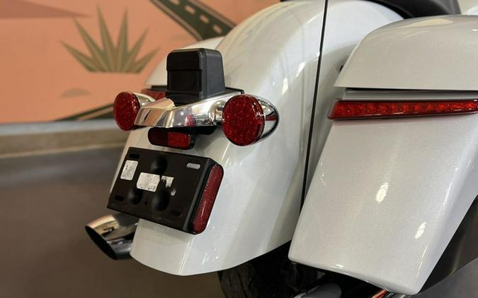 2025 Indian Challenger Limited 112 Ghost White Metallic with Black Metallic