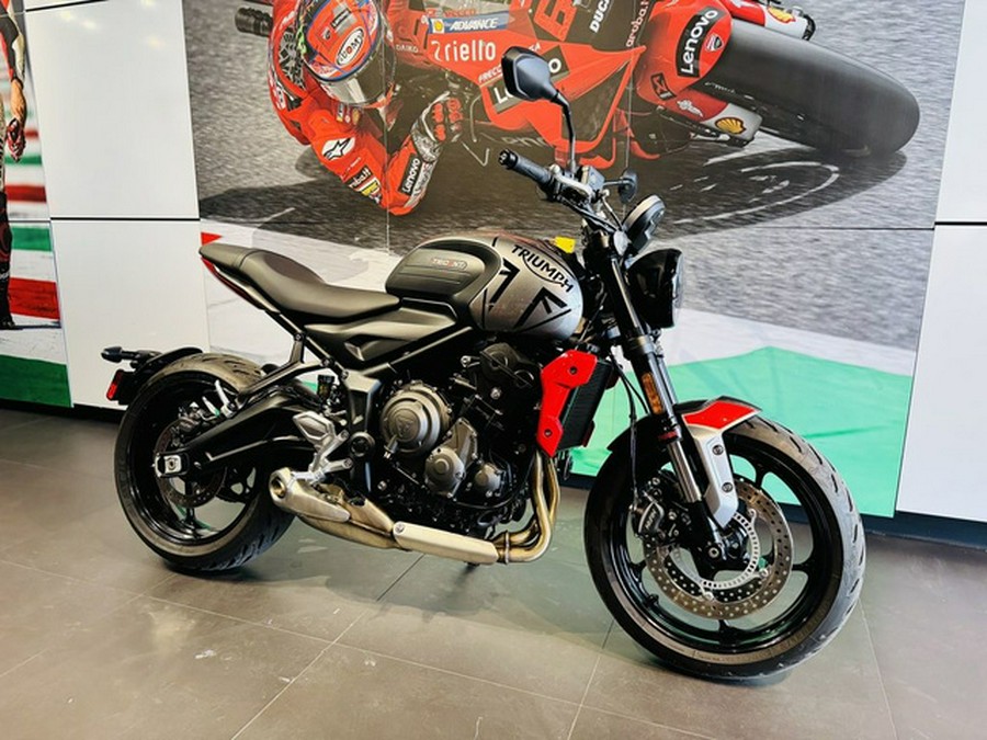 2022 Triumph Trident 660 Silver Ice Diablo Red