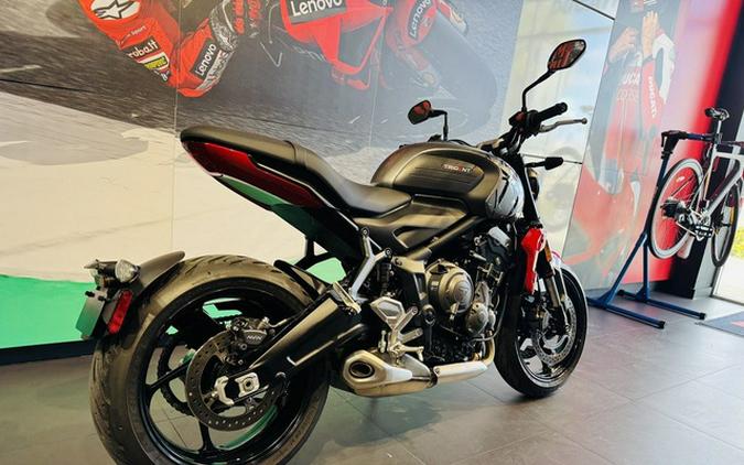 2022 Triumph Trident 660 Silver Ice Diablo Red