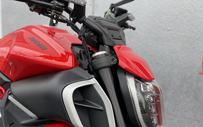 2024 Ducati Diavel V4 Red